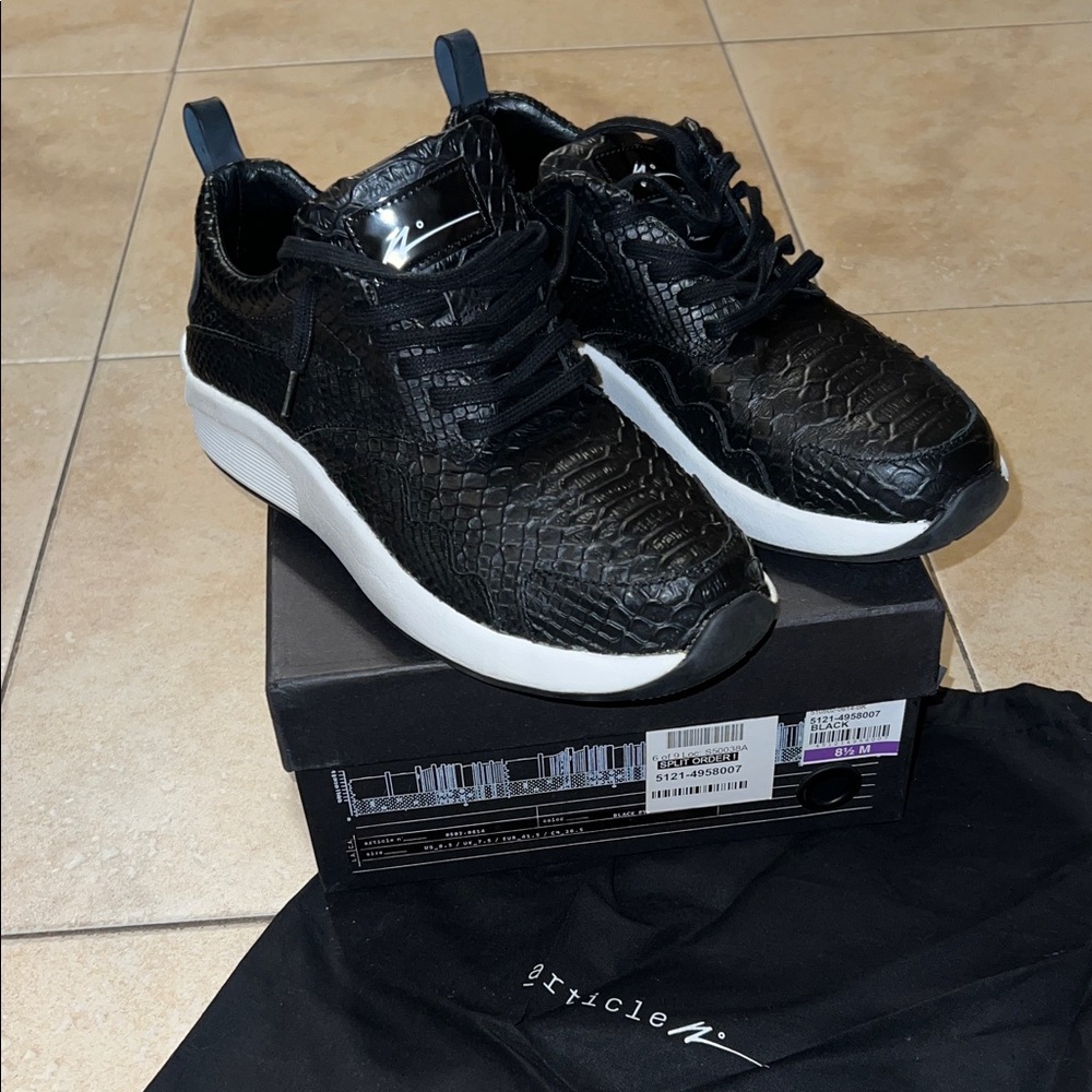 Article Black and White Textured Sneakers